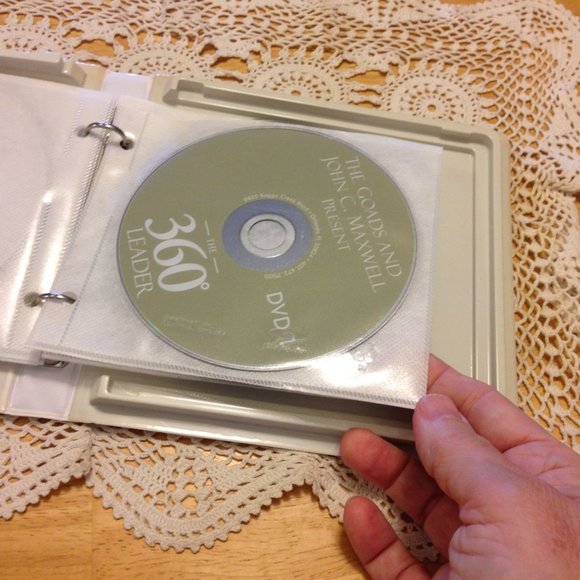 John Maxwell cd and dvd set, 360 degree leader - Picture 2 of 5